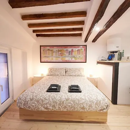 Loft Portici In 볼로냐